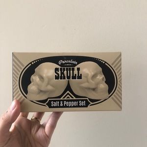 Porcelline skull salt and pepper shakers